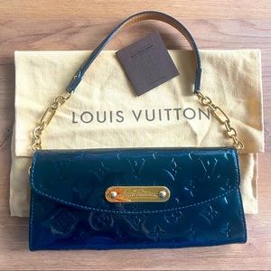 Louis Vuitton monogram vernis wallet on chain, clutch. Deep green.